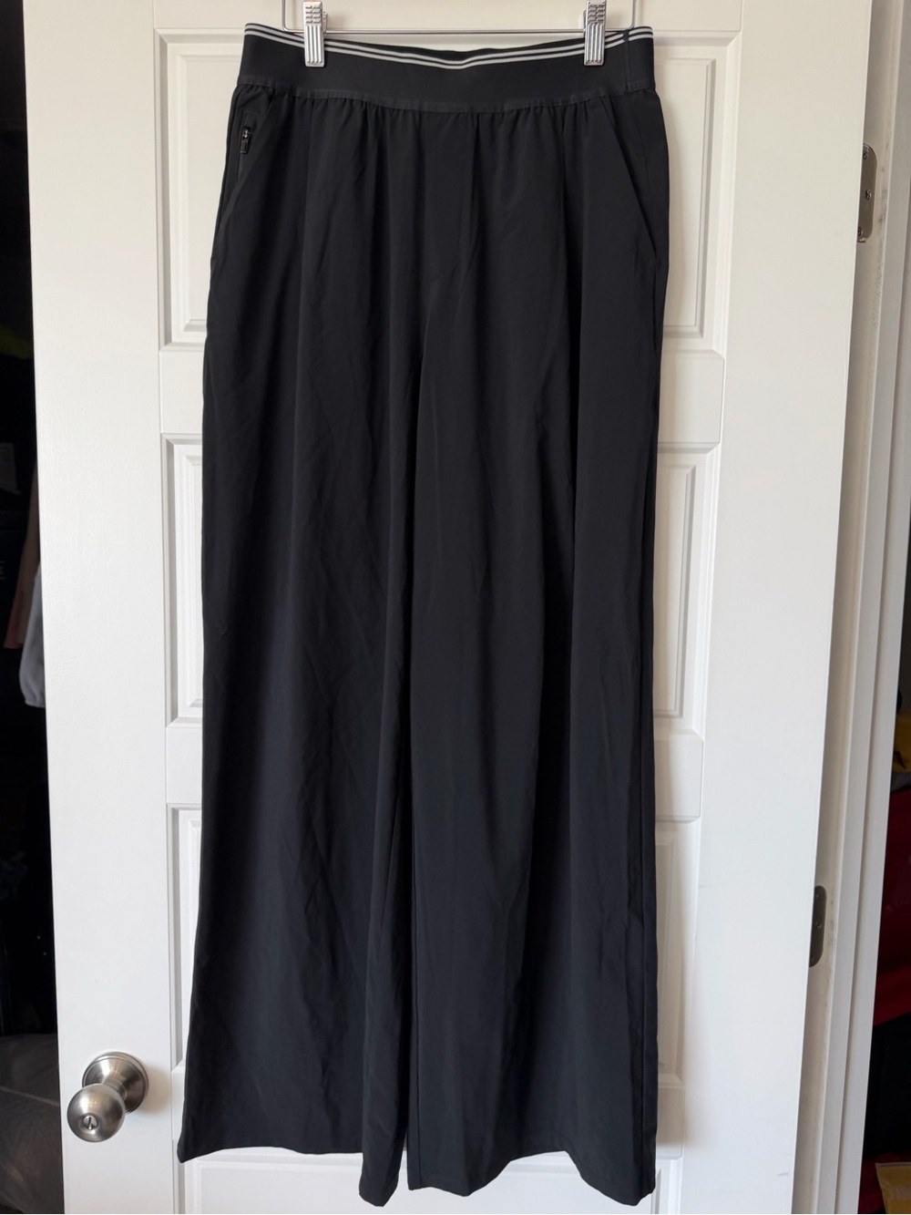 Athleta Stratosphere Wide-Leg pants - black